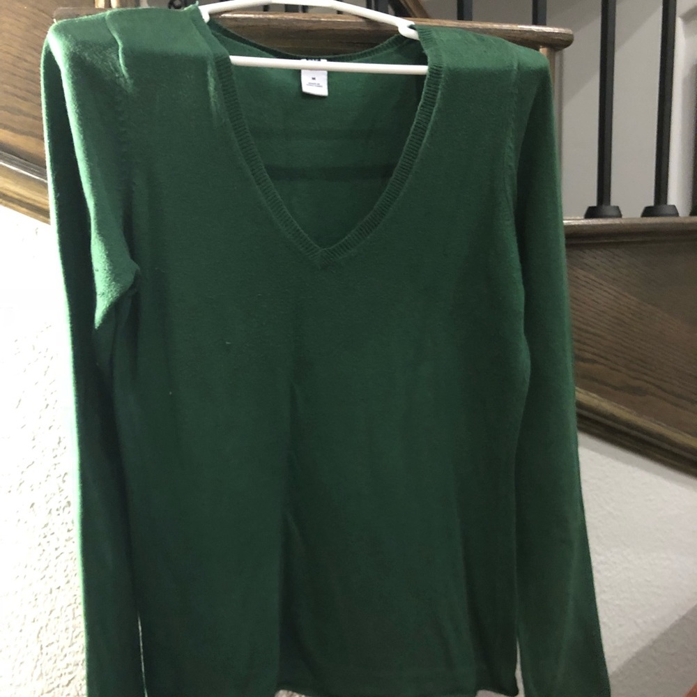 V neck sweater